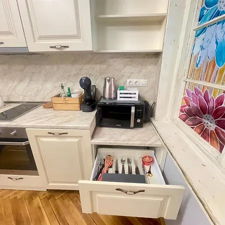 'golden Bird' Apartment, 2 Bedrooms, Super شقة بورغاس