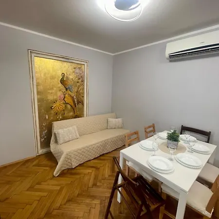 'golden Bird' Apartment, 2 Bedrooms, Super شقة