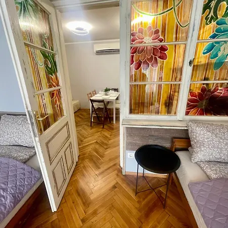 'golden Bird' Apartment, 2 Bedrooms, Super شقة