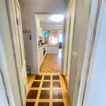 'golden Bird' Apartment, 2 Bedrooms, Super *
